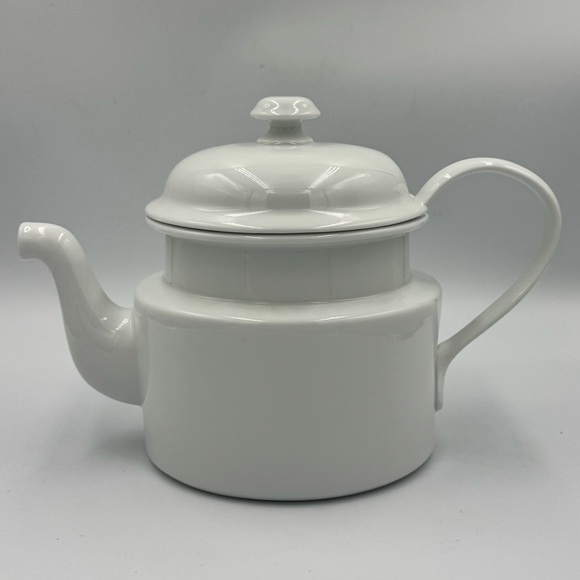 Vintage Dansk Bistro Bisserup White Porcelain 6 Cup Teapot with Lid - Picture 1 of 10